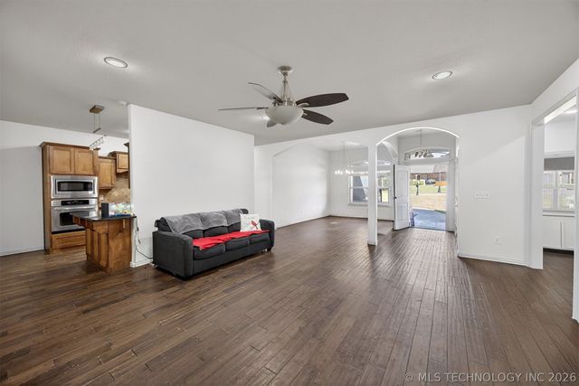 741 W 145th Place S, Glenpool, OK 74033