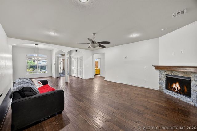 741 W 145th Place S, Glenpool, OK 74033