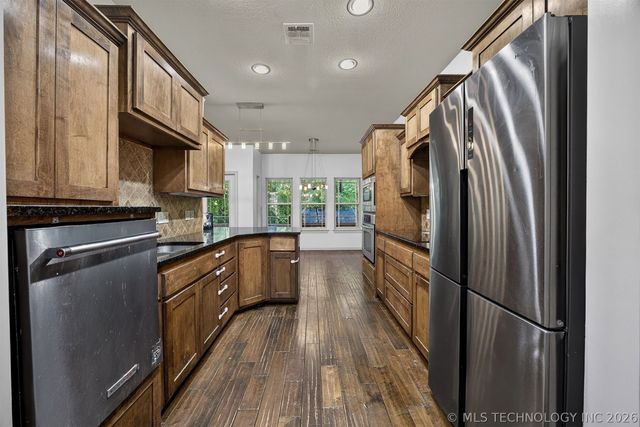 741 W 145th Place S, Glenpool, OK 74033