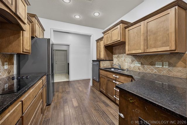 741 W 145th Place S, Glenpool, OK 74033