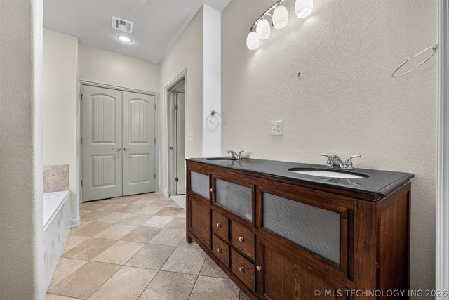 741 W 145th Place S, Glenpool, OK 74033
