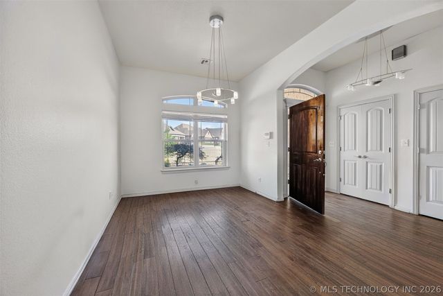 741 W 145th Place S, Glenpool, OK 74033