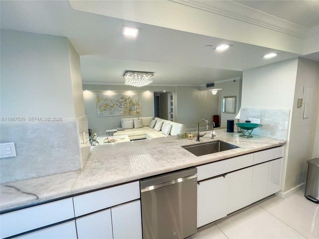 4000 Towerside Ter 2302, Miami, FL 33138