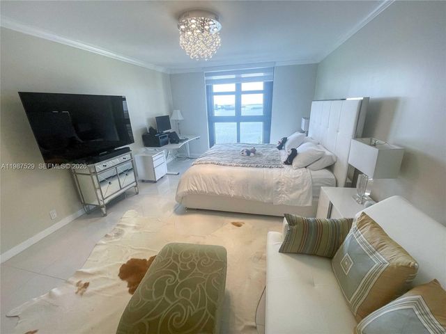 4000 Towerside Ter 2302, Miami, FL 33138