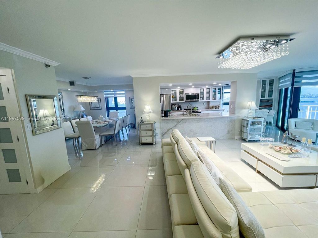 4000 Towerside Ter 2302, Miami, FL 33138