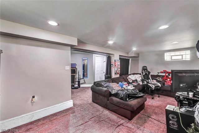 1270 Plainfield Road, South Euclid, OH 44121
