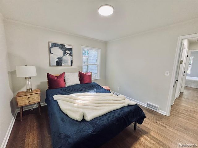 25400 Larkins Street, Southfield, MI 48033