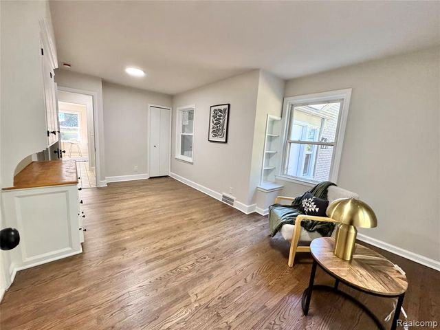 25400 Larkins Street, Southfield, MI 48033