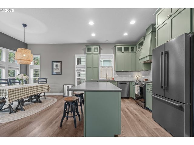 5858 POPPY HILLS St Se, Salem, OR 97306