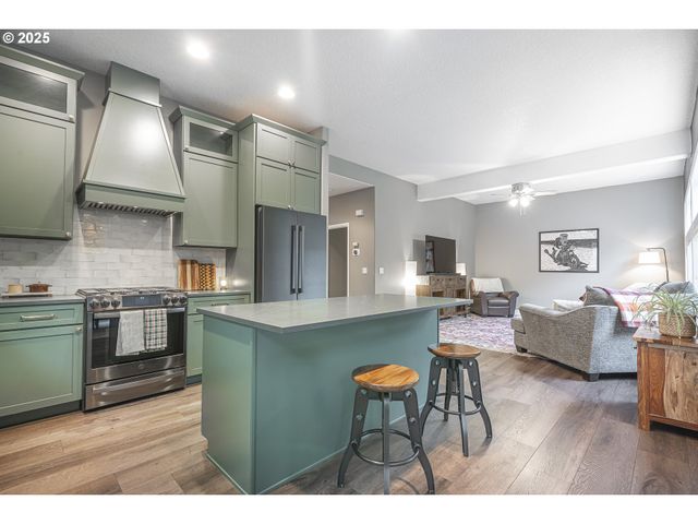 5858 POPPY HILLS St Se, Salem, OR 97306