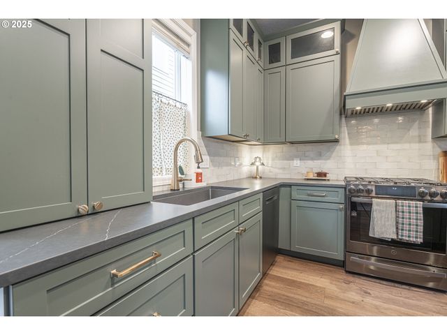 5858 POPPY HILLS St Se, Salem, OR 97306