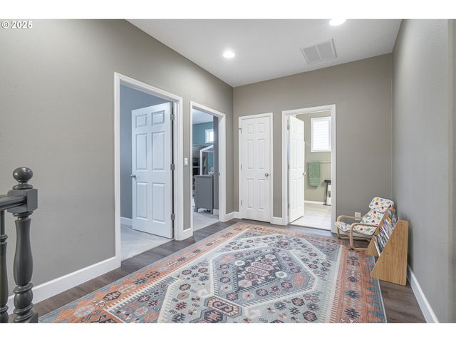 5858 POPPY HILLS St Se, Salem, OR 97306