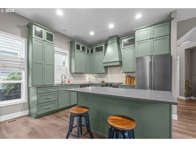 5858 POPPY HILLS St Se, Salem, OR 97306