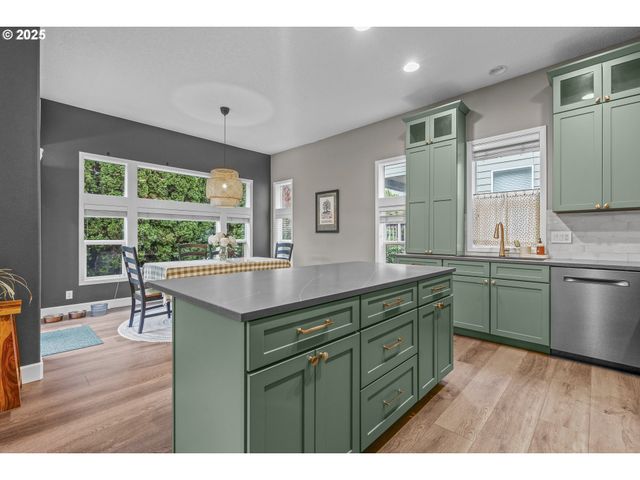 5858 POPPY HILLS St Se, Salem, OR 97306