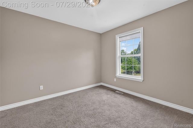 6452 Sandy Knoll, Fenton Charter Township, MI 48451