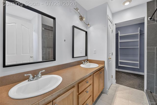 6452 Sandy Knoll, Fenton Charter Township, MI 48451