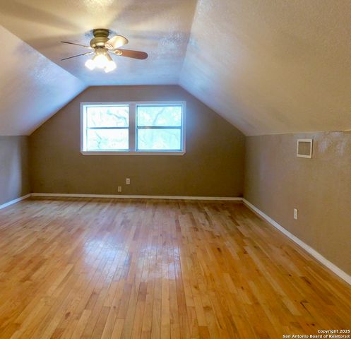 30 CRESTLINE DR, Pleasanton, TX 78064