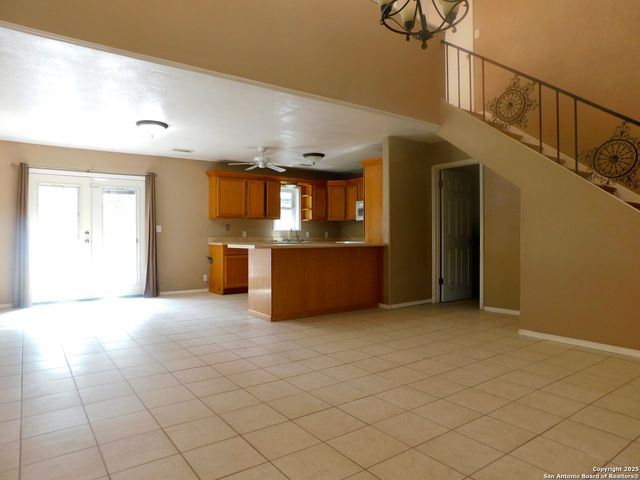 30 CRESTLINE DR, Pleasanton, TX 78064