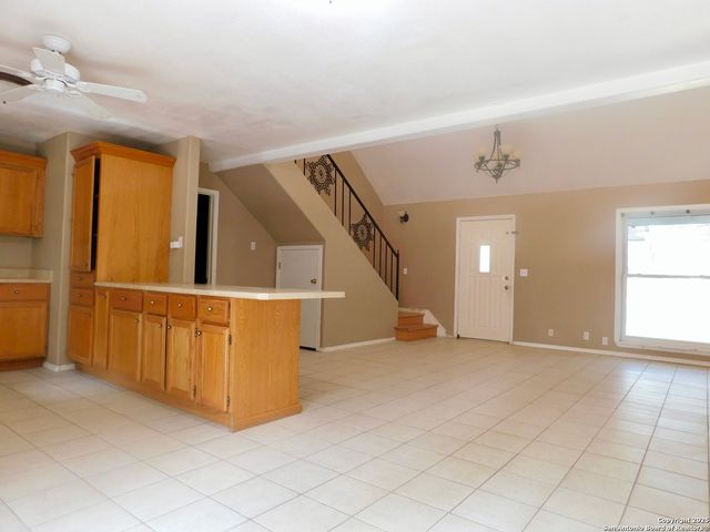 30 CRESTLINE DR, Pleasanton, TX 78064