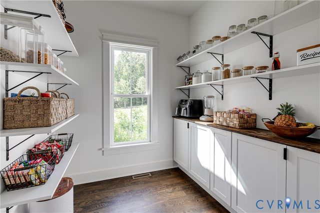 1002 Seay Rd, Manakin Sabot, VA 23103