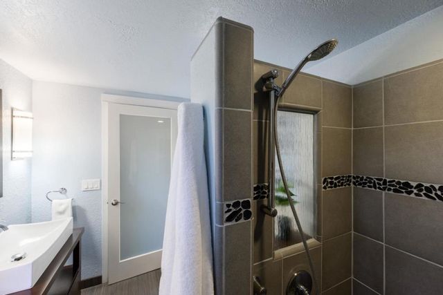 20 Angela Court, Scotts Valley, CA 95066
