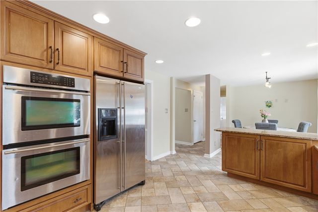 1800 Murdstone Road, Upper St Clair, PA 15241