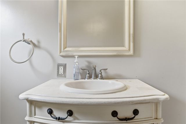 1800 Murdstone Road, Upper St Clair, PA 15241