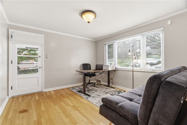 1800 Murdstone Road, Upper St Clair, PA 15241