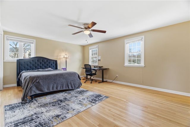 1800 Murdstone Road, Upper St Clair, PA 15241