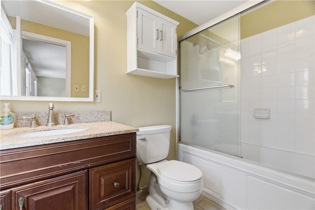 1800 Murdstone Road, Upper St Clair, PA 15241