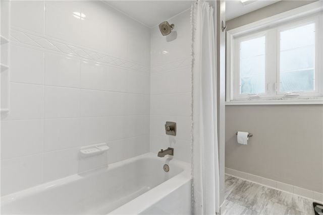 1800 Murdstone Road, Upper St Clair, PA 15241