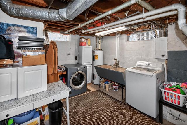 2169 S 96th STREET, West Allis, WI 53227