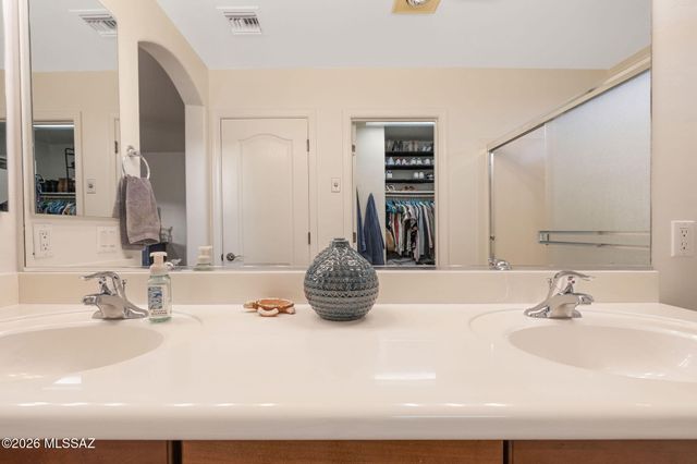 1683 W Gleaming Moon Lane, Tucson, AZ 85704