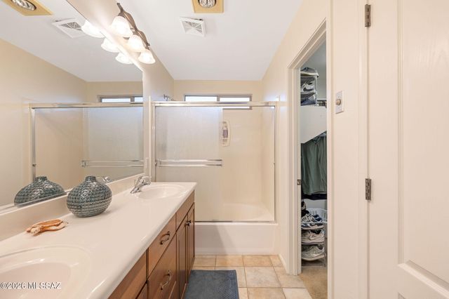 1683 W Gleaming Moon Lane, Tucson, AZ 85704