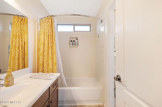 1683 W Gleaming Moon Lane, Tucson, AZ 85704