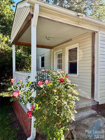 2565 Brentwood Place, Charlotte, NC 28208