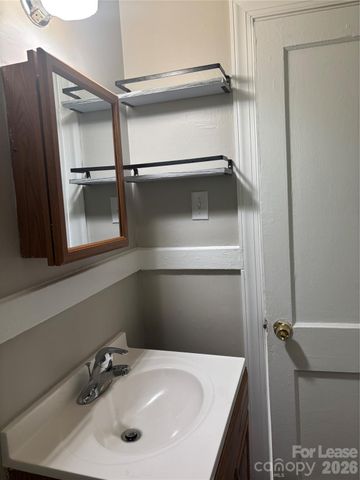 2565 Brentwood Place, Charlotte, NC 28208