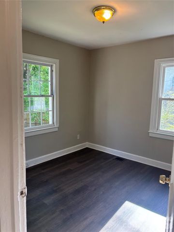 2565 Brentwood Place, Charlotte, NC 28208