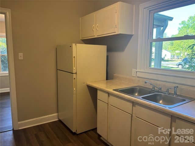 2565 Brentwood Place, Charlotte, NC 28208