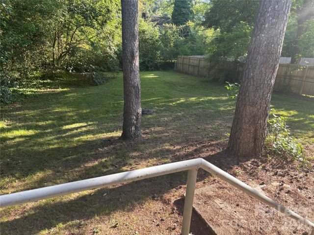 2565 Brentwood Place, Charlotte, NC 28208