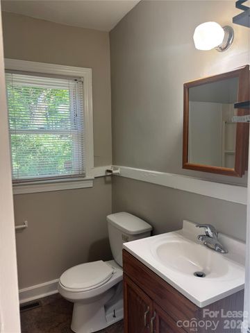 2565 Brentwood Place, Charlotte, NC 28208