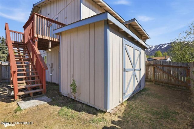 18635 N Lowrie Loop, Eagle River, AK 99577
