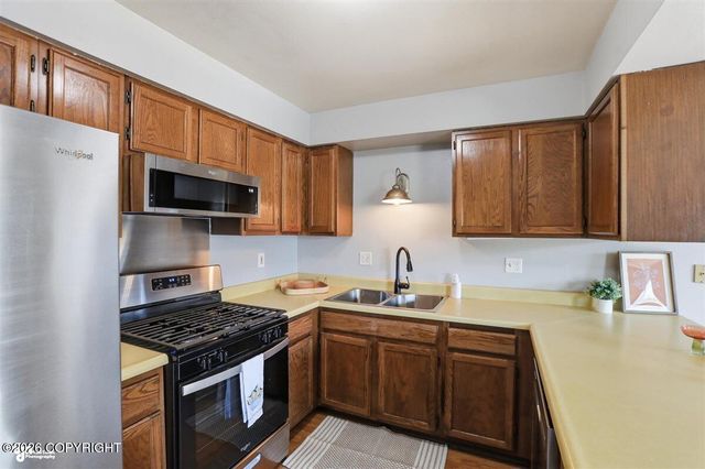 18635 N Lowrie Loop, Eagle River, AK 99577