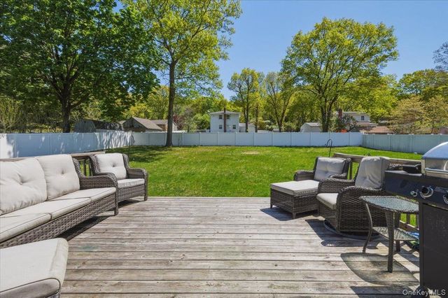 1189 Terry Road, Ronkonkoma, NY 11779