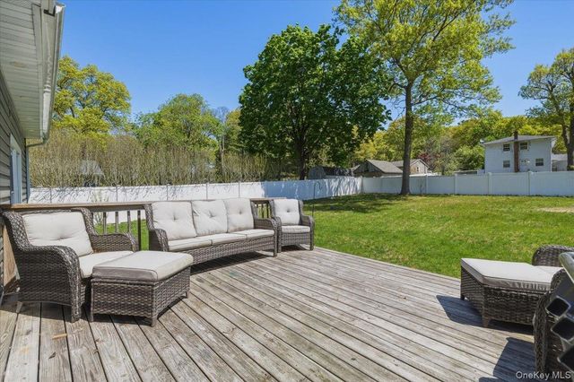 1189 Terry Road, Ronkonkoma, NY 11779
