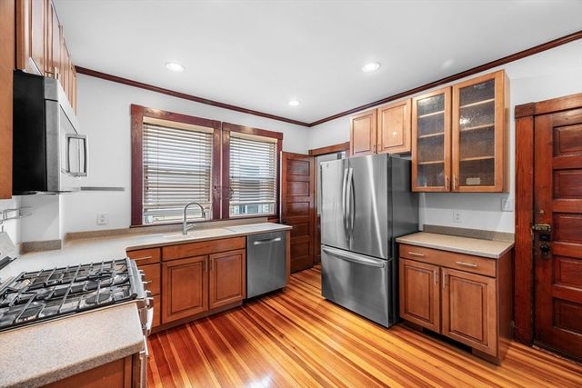 54 Pearl St 3, Cambridge, MA 02139