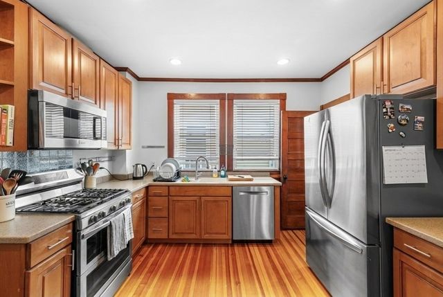 54 Pearl St 3, Cambridge, MA 02139