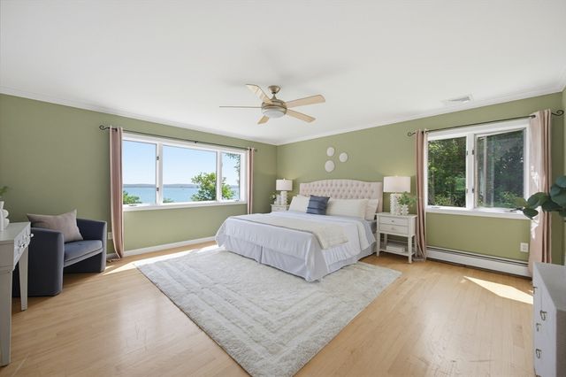 54 Oliver Hazard Perry Rd, Portsmouth, RI 02871