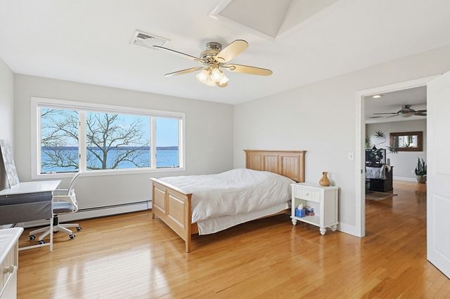 54 Oliver Hazard Perry Rd, Portsmouth, RI 02871
