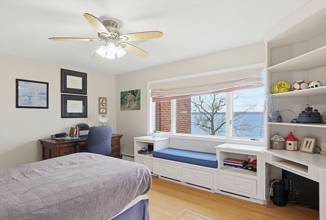 54 Oliver Hazard Perry Rd, Portsmouth, RI 02871